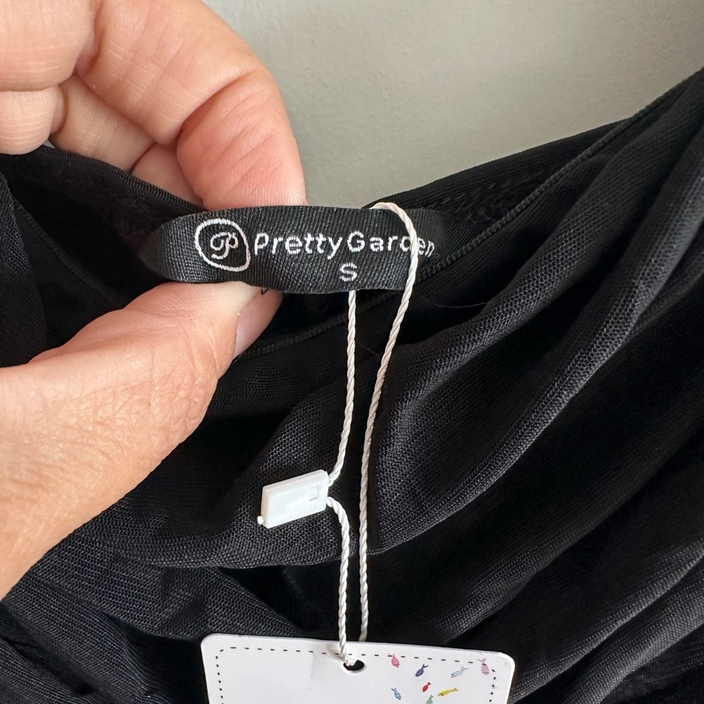 Chic Black Ruched Midi Dress - Picture 3 of 4